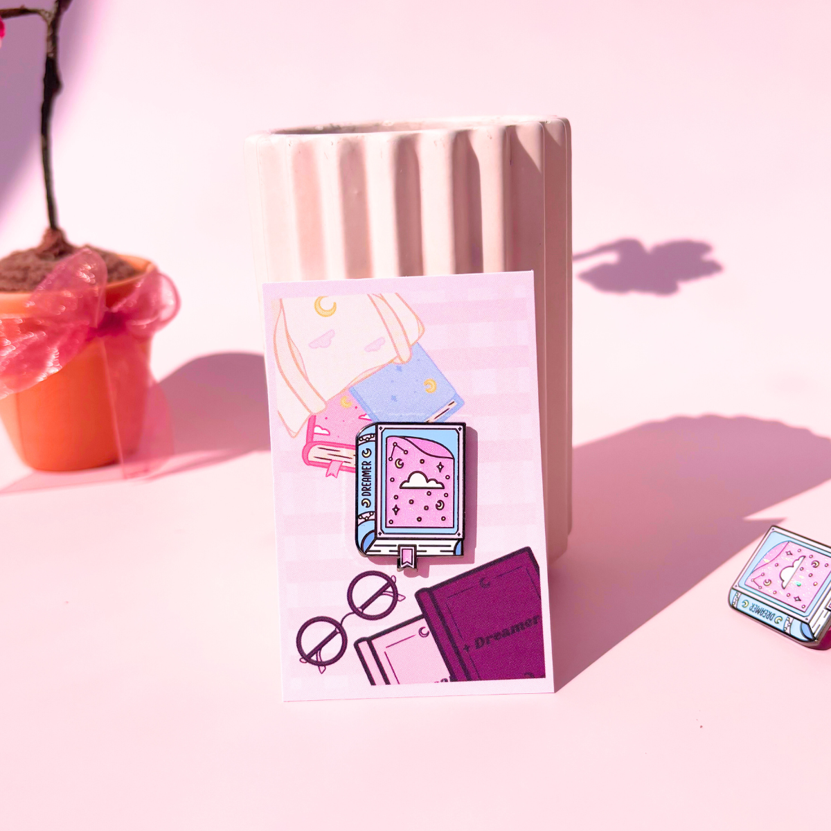 Dreamer Book, Pin